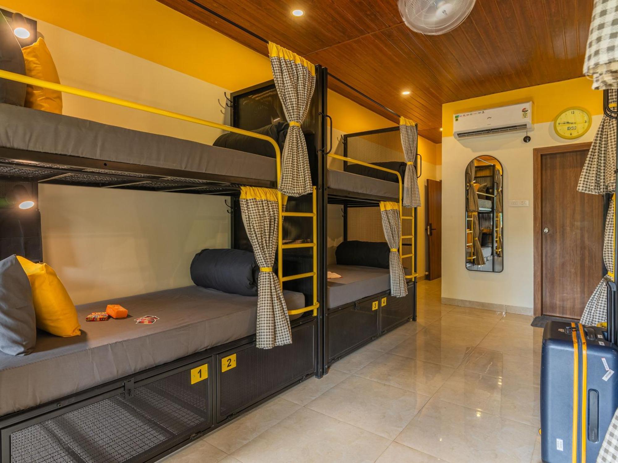 The Hosteller Lonavala, City Centre Bilik gambar